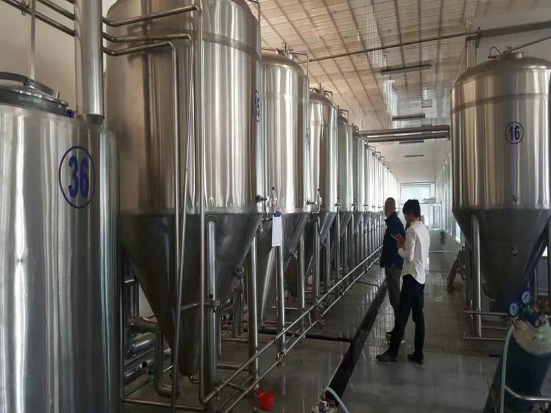 啤酒廠發(fā)酵設(shè)備 啤酒廠發(fā)酵設(shè)備