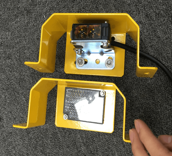 快速卷簾門(mén)上的光電作用縮略圖 快速卷簾門(mén)上的光電作用縮略圖